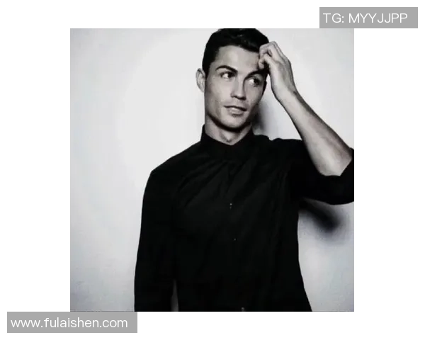 足球明星联动头像男的魅力与风采探秘，揭示背后的故事与精彩瞬间